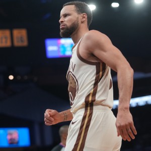 开云官网-Shams：库里形容自己的右膝问题为难以预测 此前已多次出现反复